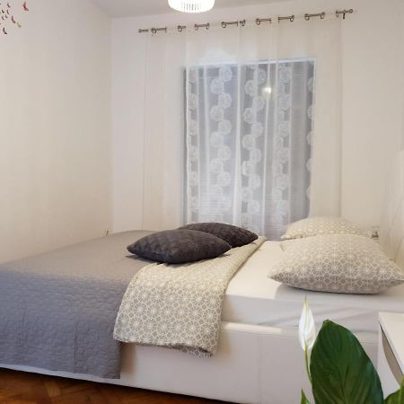 Gulin Apartments Vodice Exterior photo