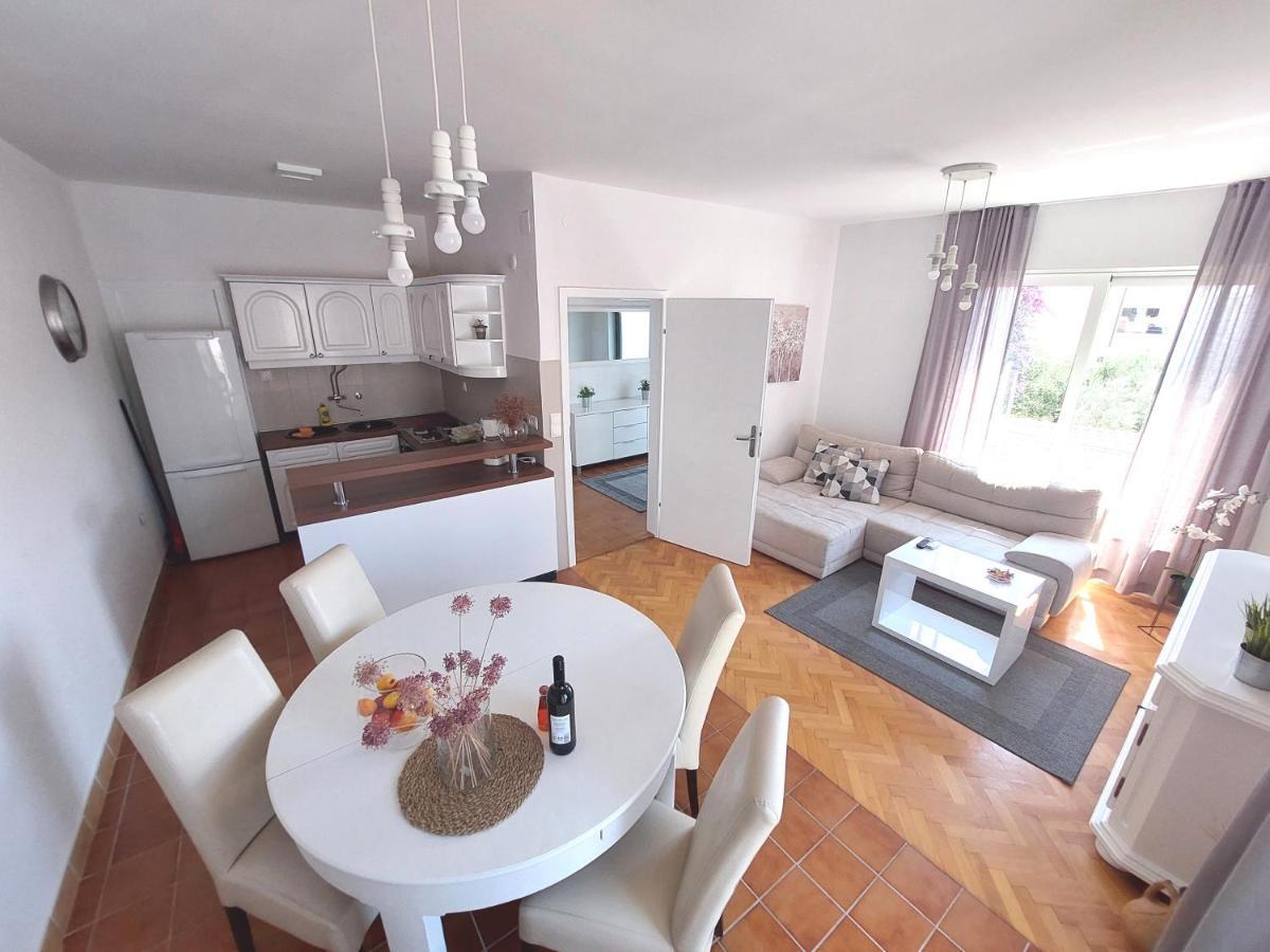 Gulin Apartments Vodice Exterior photo