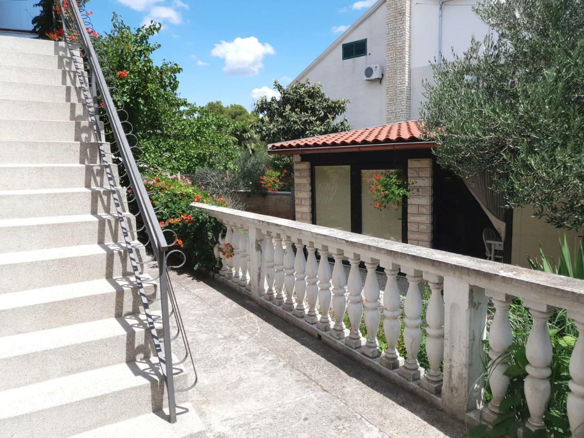 Gulin Apartments Vodice Exterior photo